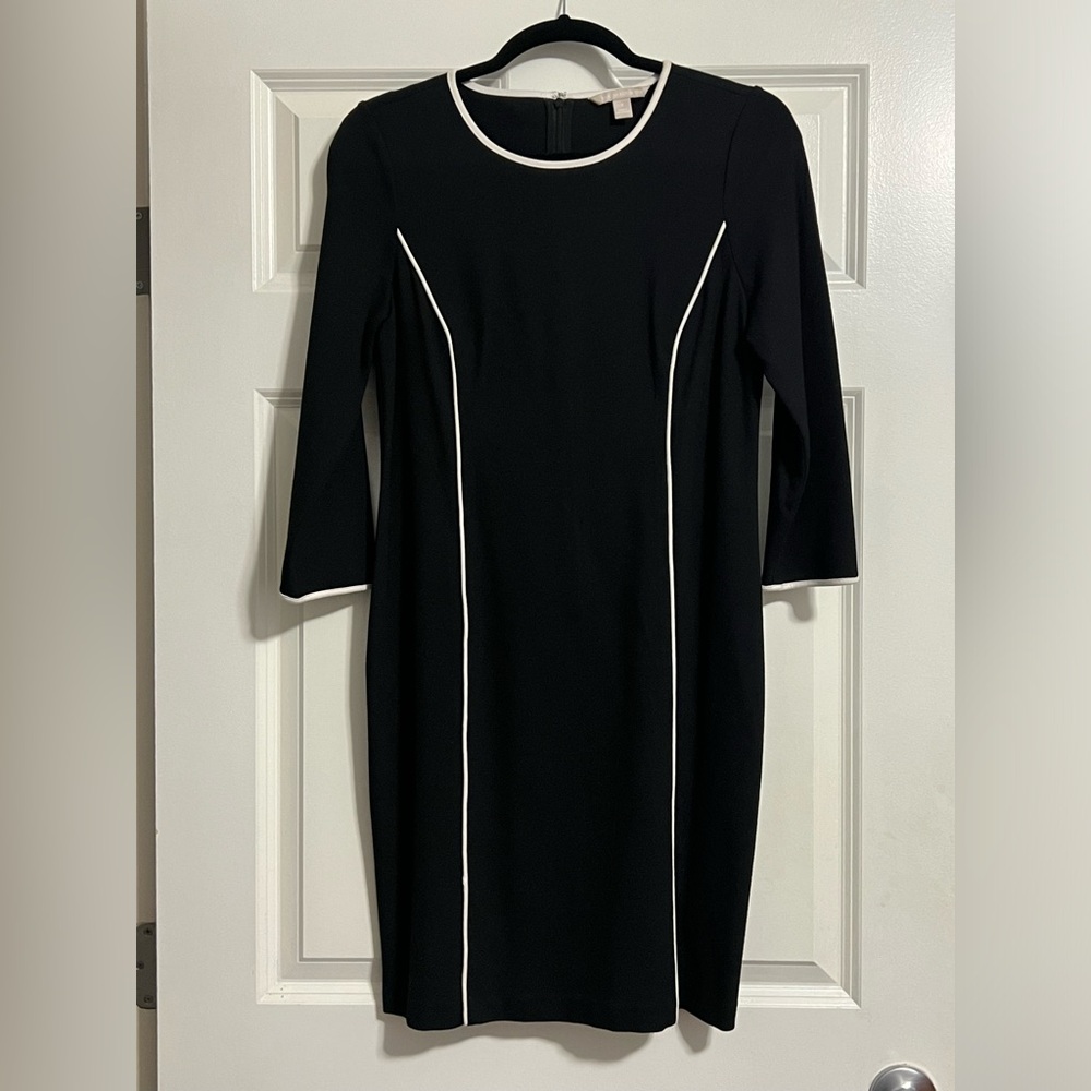 Banana Republic pin striped. 66% Rayon 20%. Nylon 5% Spandex